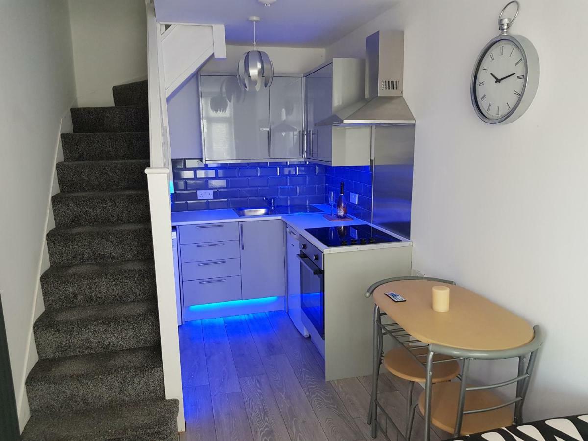 Webb Place 2 Bedroom Apartment ! 크로이던 외부 사진